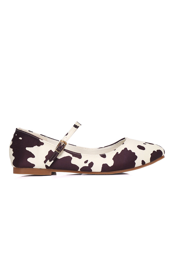 Aelia Cow Print Rounded Toe Flats & Ballerina (Brown)