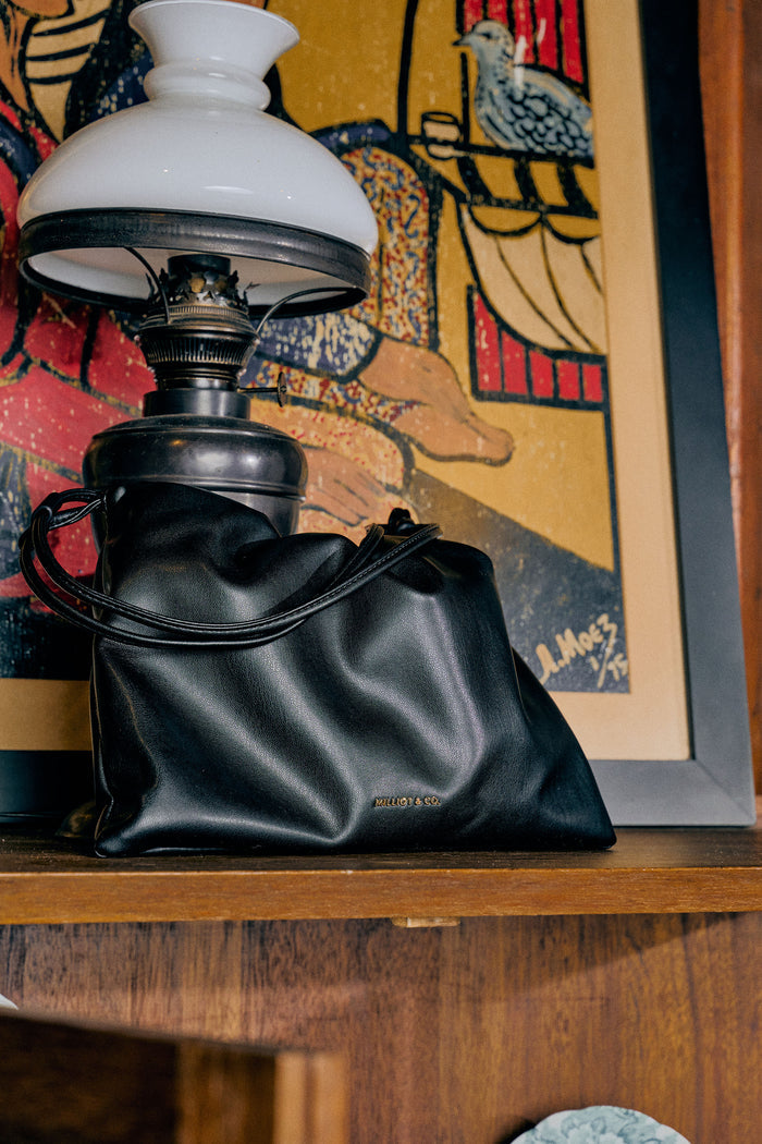 Ailee Drawstring Bucket Bag (Black)