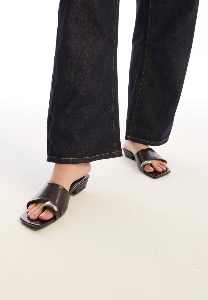 Daniela Toe Ring Heeled Sandals (Espresso)
