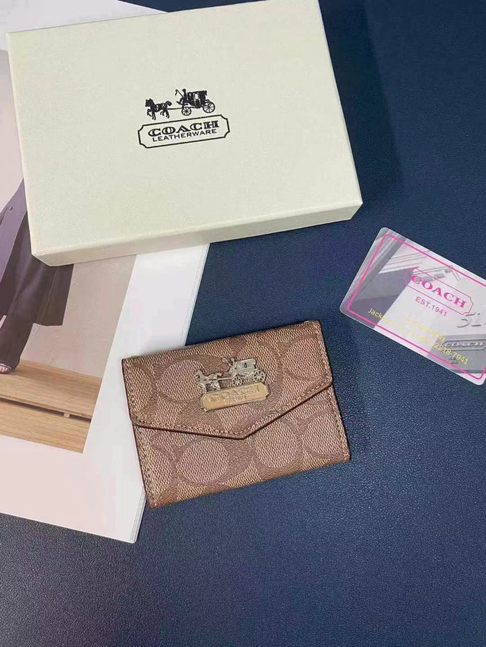 Elegant Wallet – Timeless Style & Functionality
