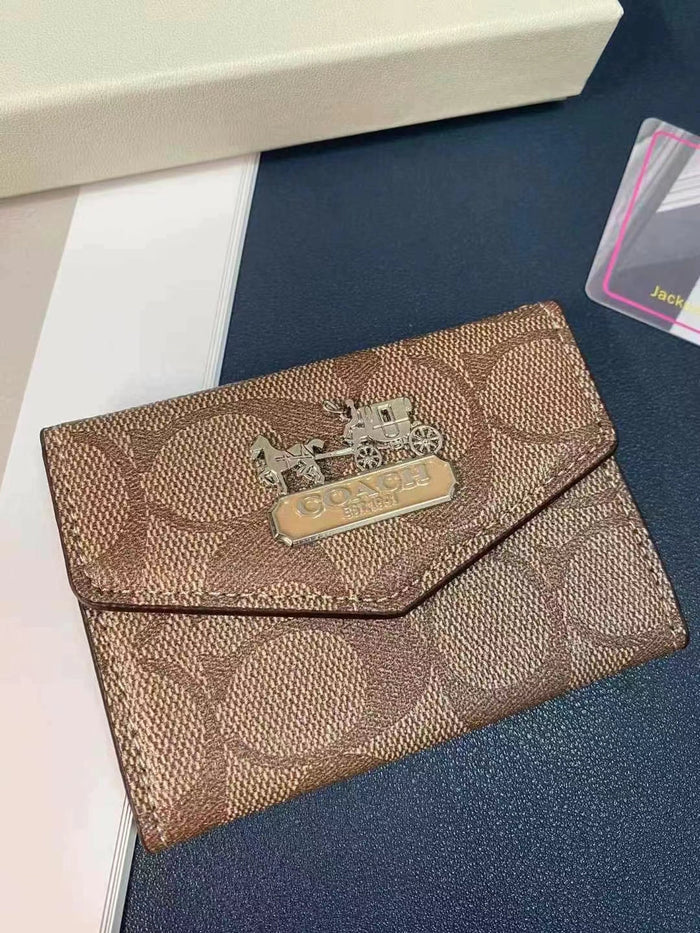 Elegant Wallet – Timeless Style & Functionality