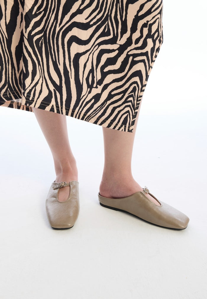 Eliana Square Toe Slip on Flat (Grey)