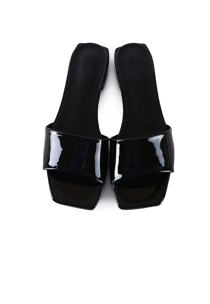 Gianna Slip Ons Sandals (Black)
