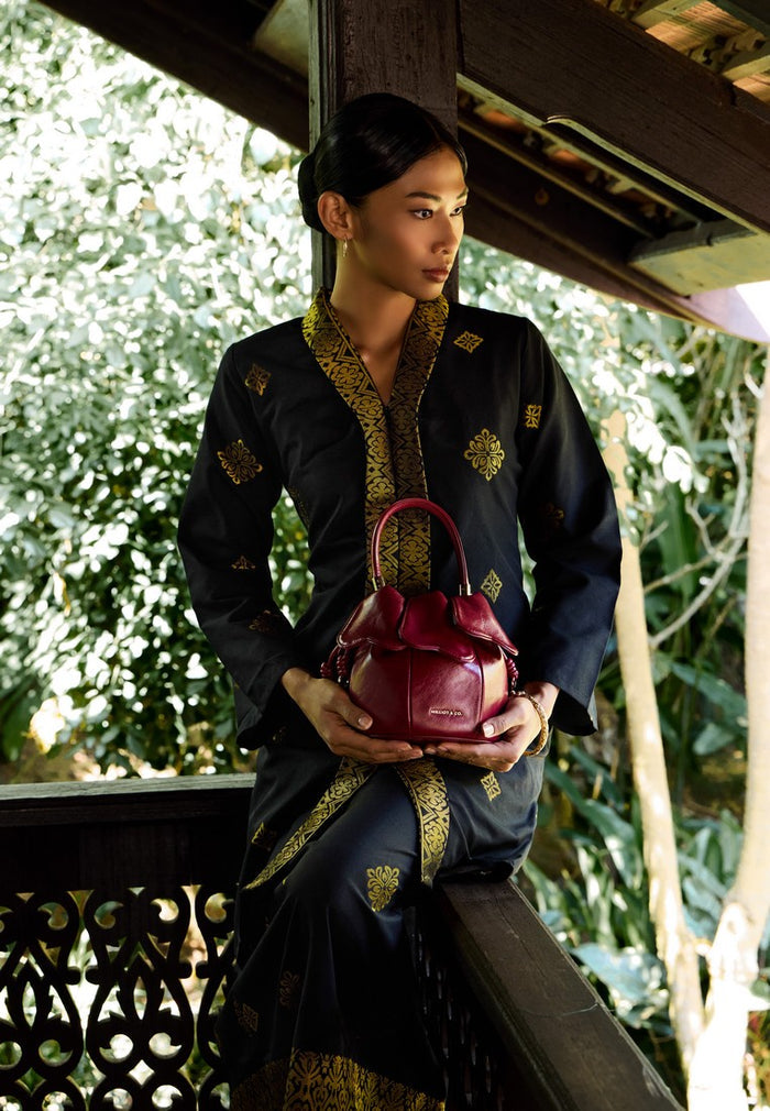 Hana Blossom Bucket Bag (Maroon)