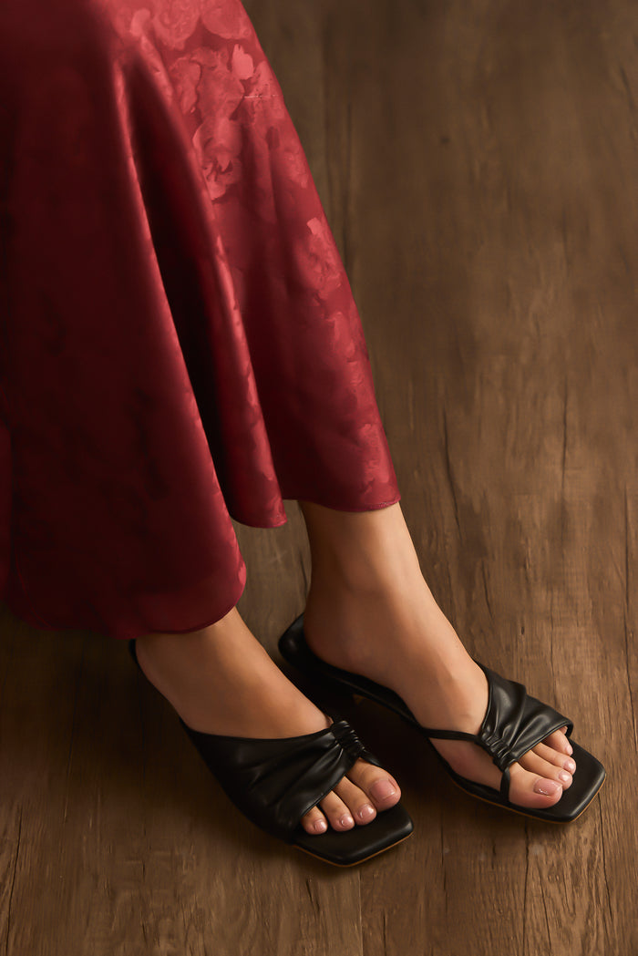 Hilya Pleated Square Toe Heels (Black)