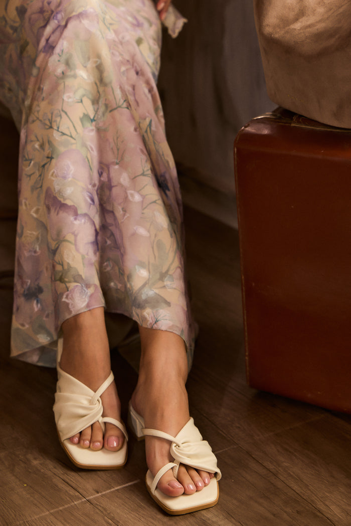 Hunera Asymmetric Pleated Low Heels Sandals (Cream)