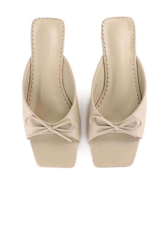 Kinsley Sandals (Beige)