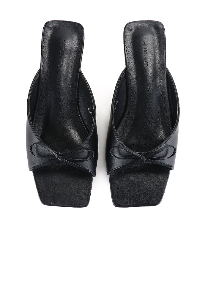 Kinsley Sandals (Black)