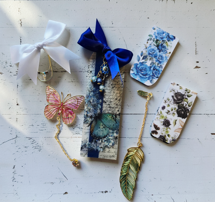 Magnetic Bookmark | Set of 2 | Azure Blooms