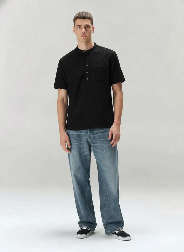 Men Black Mandarin Collar Pockets T-shirt