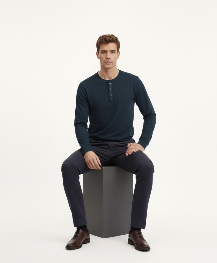 Men Navy Solid Henley Neck T-shirt