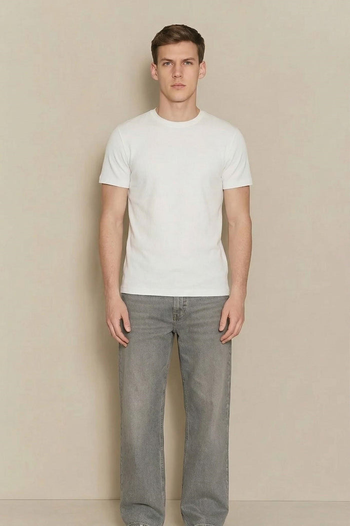 Men Off White Solid Round Neck T-shirt