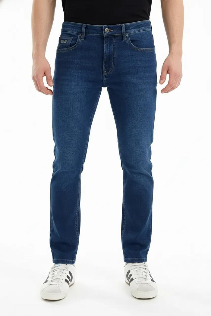 Men Regular Fit Mid-Rise Light Fade Stretchable Jeans