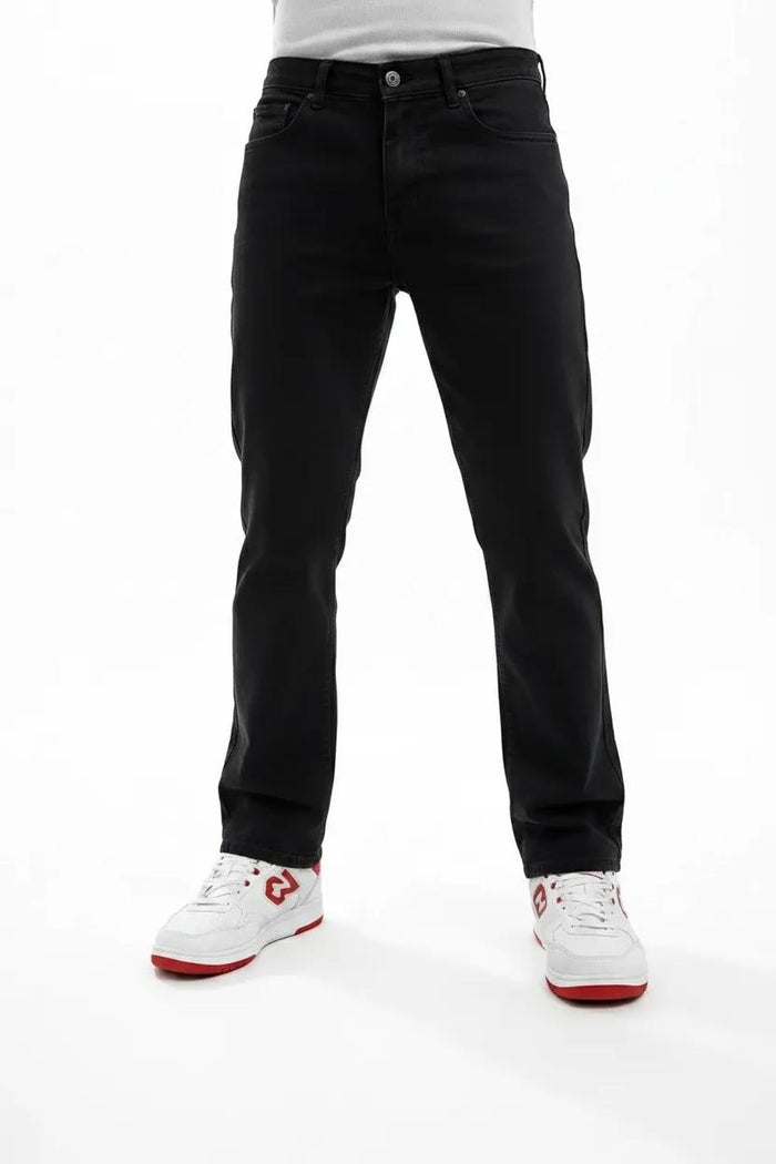 Men Straight Fit Mid-Rise Stretchable Jeans