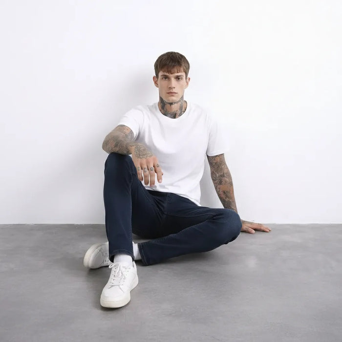 Men Straight Fit Mid-Rise Stretchable Jeans
