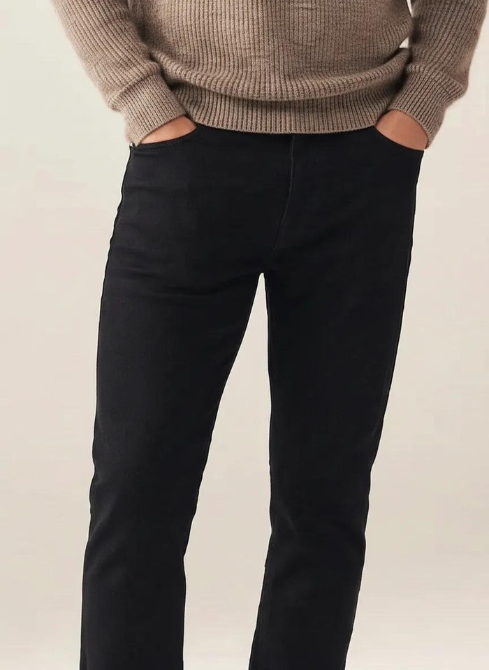 Men Straight Fit Mid-Rise Stretchable Jeans
