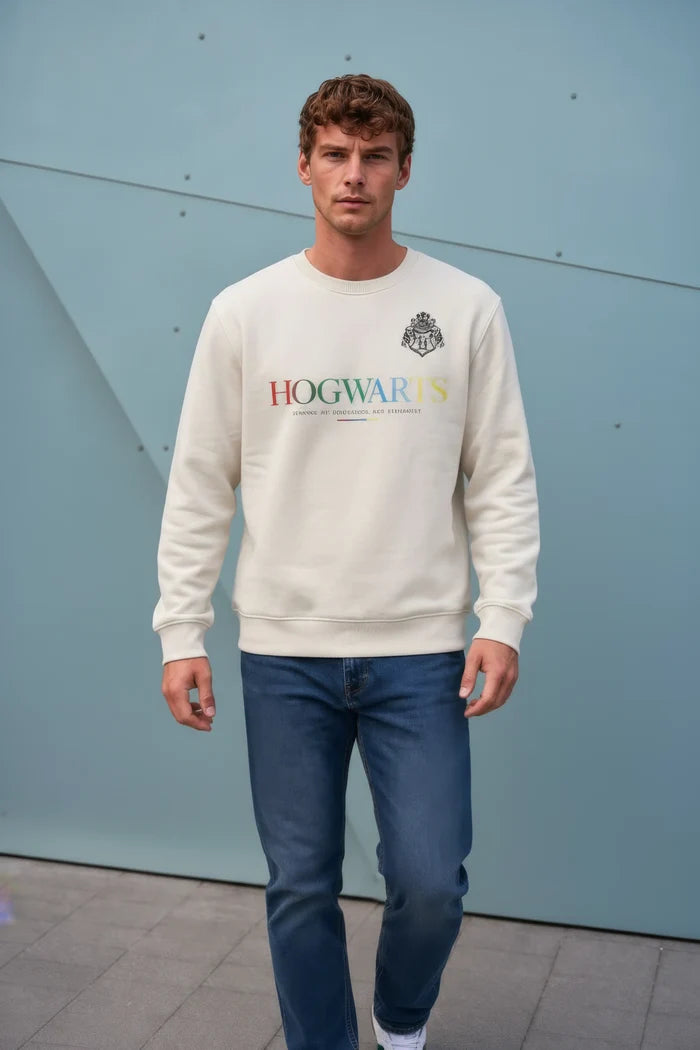 Men’s Onyx Cotton Brushed Fleece Hogwarts Graphic Sweatshirt – Regular Fit