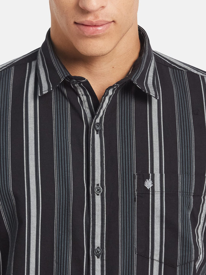 METTLE Men Vertical Striped Spread Collar Cotton Casual Shirt
