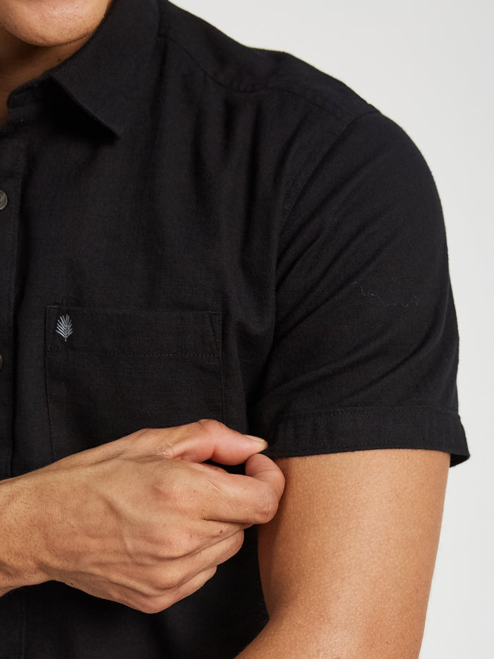 METTLE Spread Collar Cotton Casual Shirt