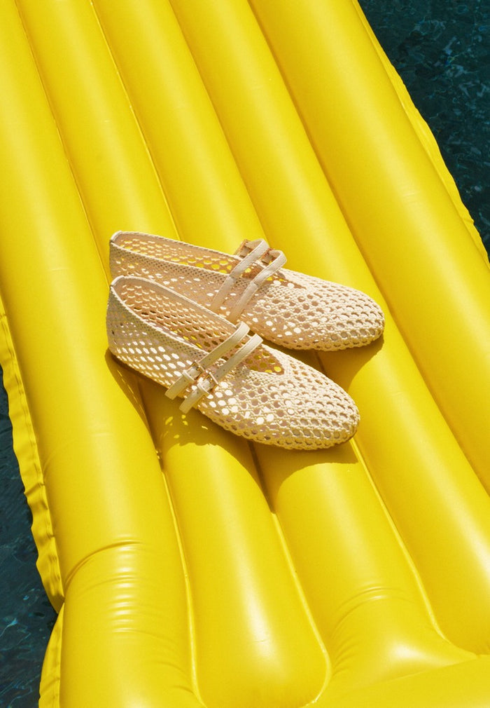 Nell Woven Raffia Ballet Flats (Off White)
