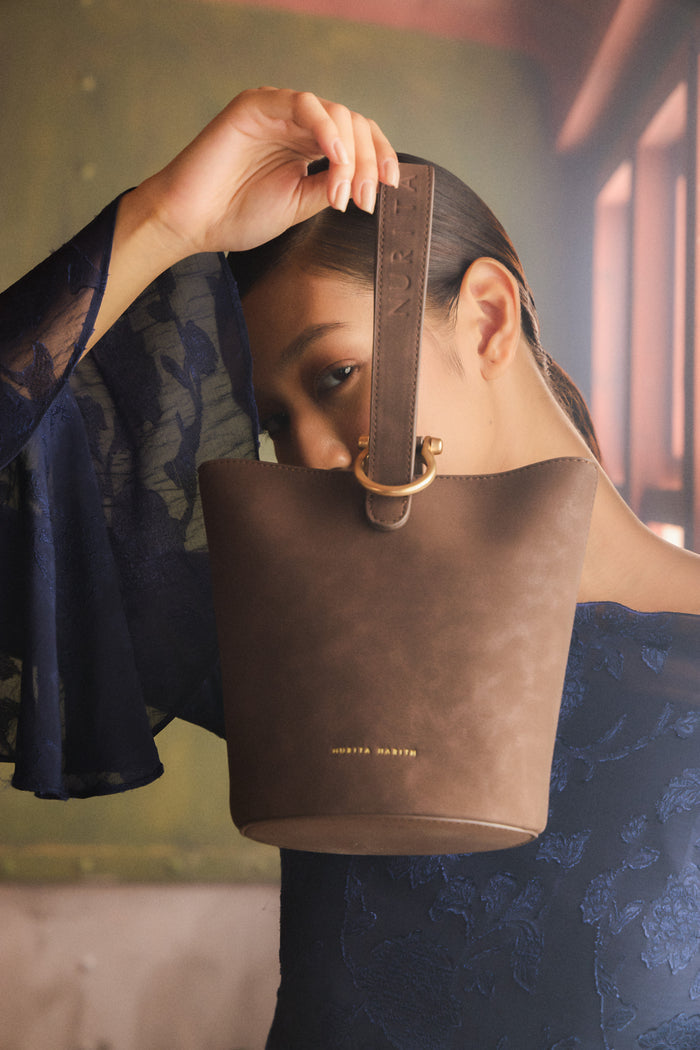 Nellie Petite Top Handle Bucket Bag (Espresso)
