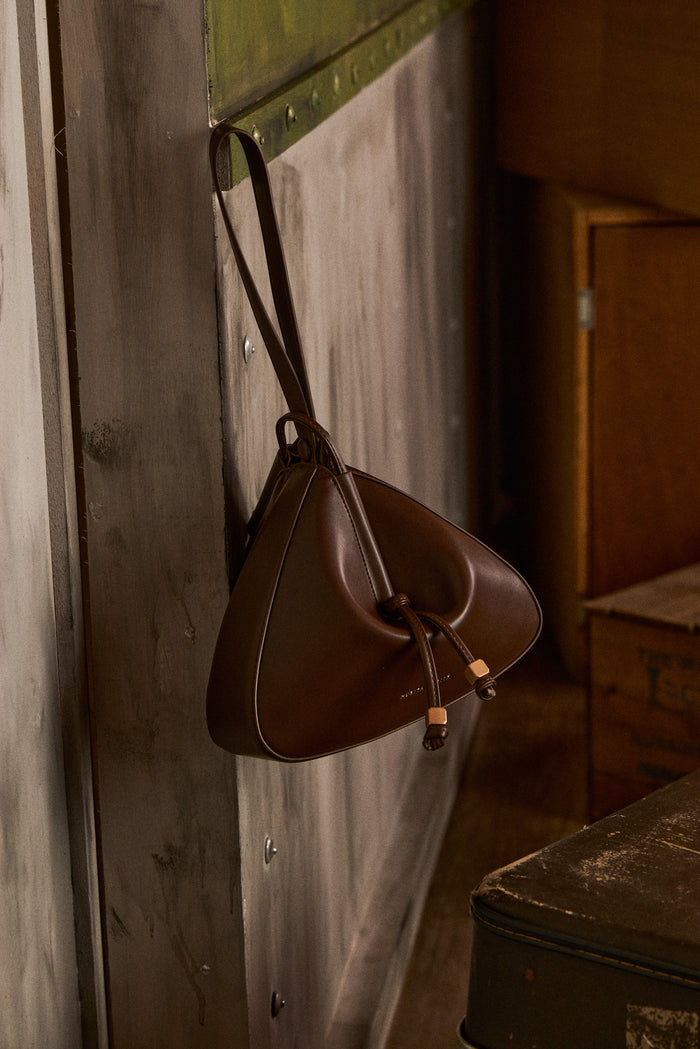 Norna Drawstring Shoulder Bag (Espresso)