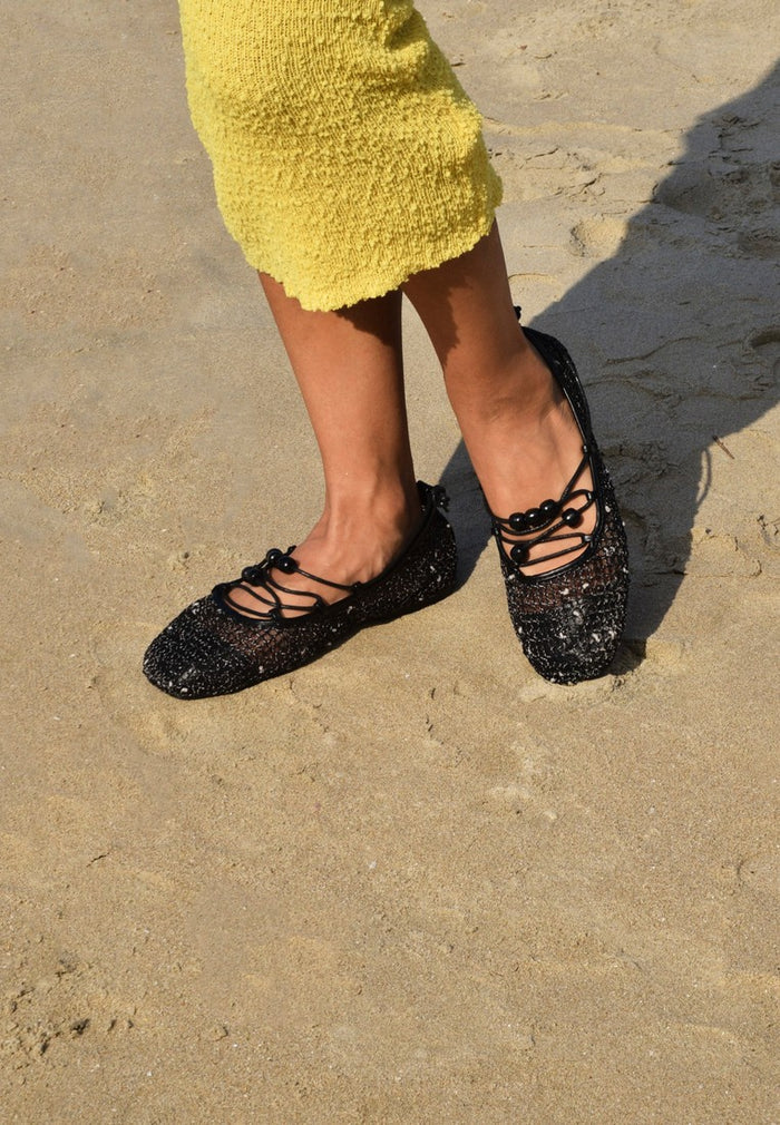 Nyla Strappy Ballerina Flats (Black)